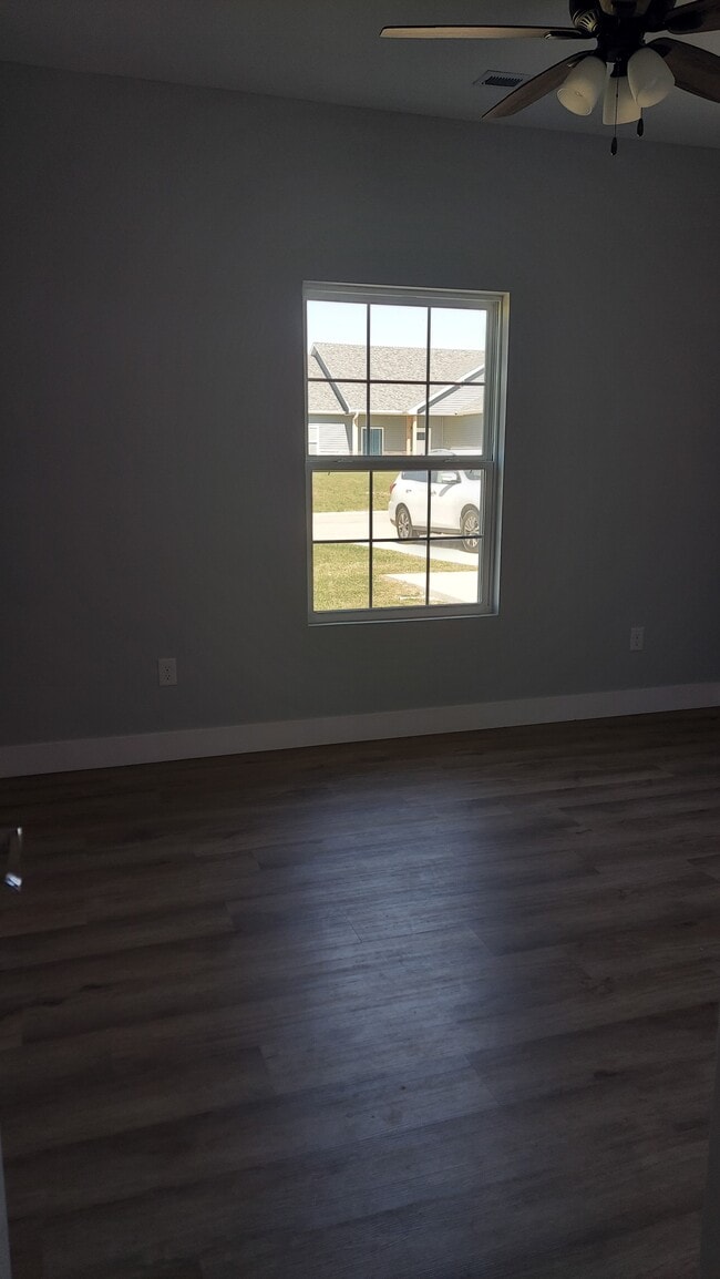 Building Photo - 1738 Sierra