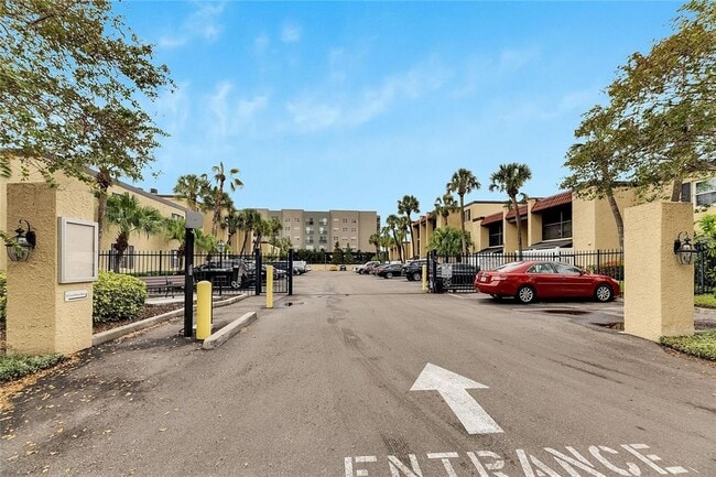 Building Photo - 5304 W Kennedy Blvd