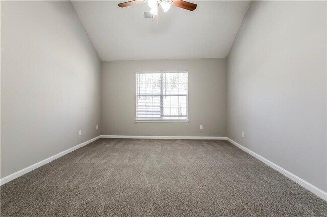 Building Photo - 2323 Heatherton Cir