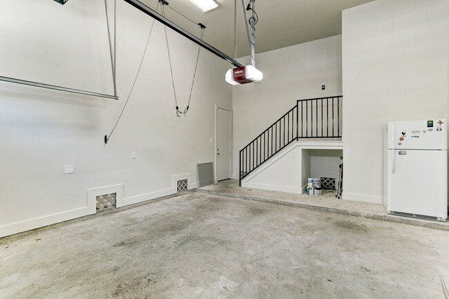 Building Photo - 1512 Reed Hollow Ln