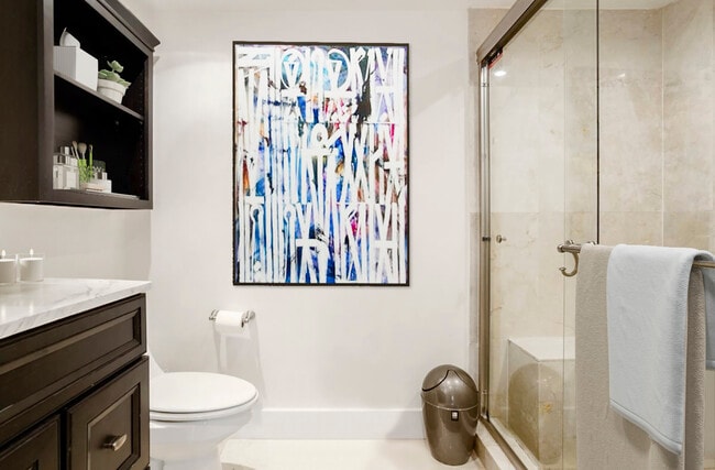 Building Photo - 600 NE 36th St