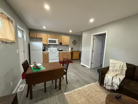 Building Photo - 438 N Park Ave