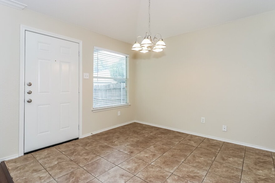 Building Photo - 948 Grand Central Pkwy