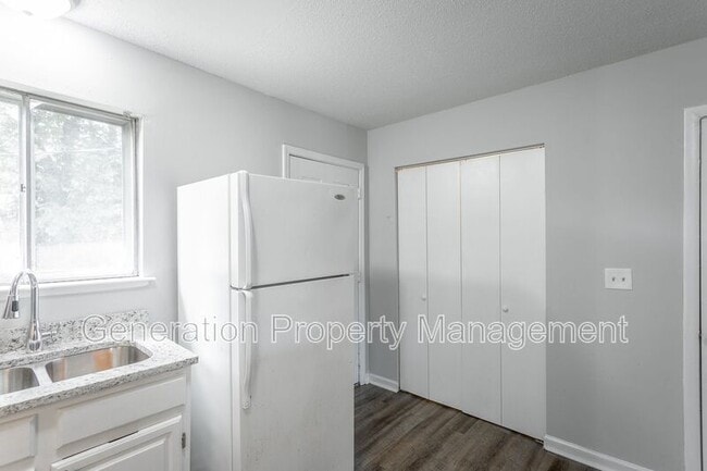 Building Photo - 4405 Delashmitt Rd