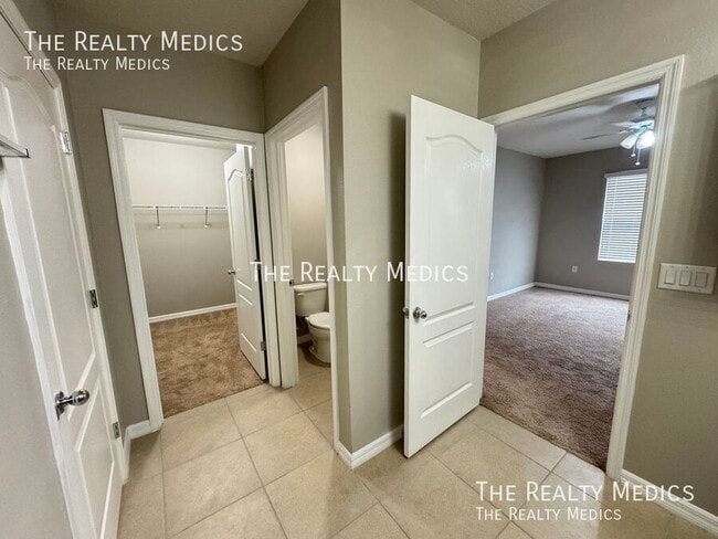 Building Photo - 1665 Laurel Oaks Dr