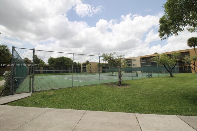 Building Photo - 8415 SW 107th Ave