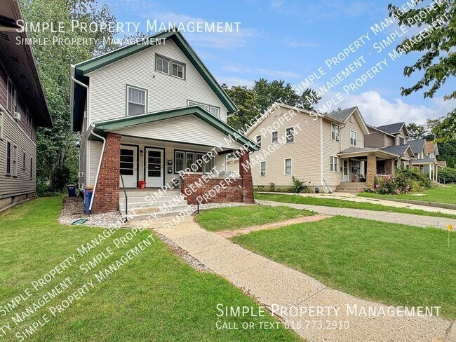 Primary Photo - 735 Fulton St E