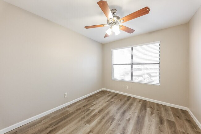 Building Photo - 3104 N Copenhagen Dr