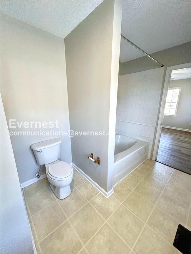 Building Photo - 4350 Wakeman Dr