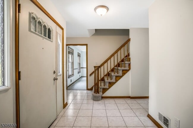 Building Photo - 34 Willow Brook Ln