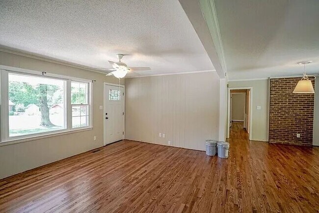 Building Photo - 112 Old Meadowbrook Dr