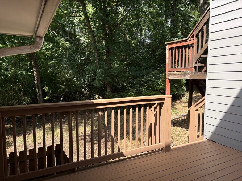 Building Photo - 306 Leisure Ct
