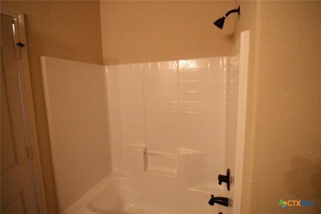 Building Photo - 534 Creekside Cir