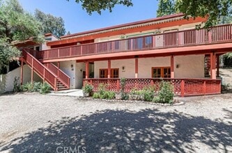 Building Photo - Escape to Your Own Private Retreat Among the Oaks