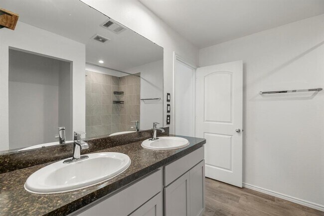Building Photo - 5451 Tuscany Hills Ln