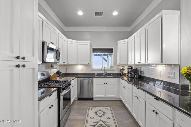 Building Photo - 2332 Tierra Delmonte Dr