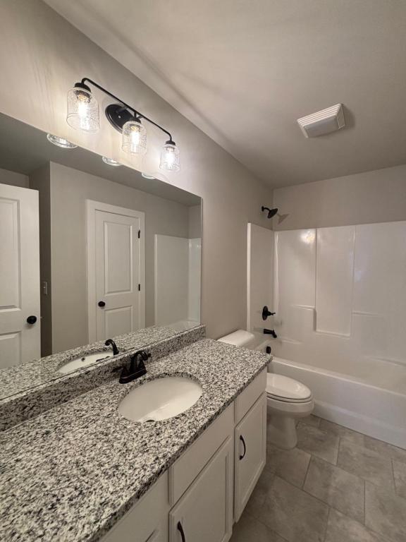 Building Photo - 173 Russell Way