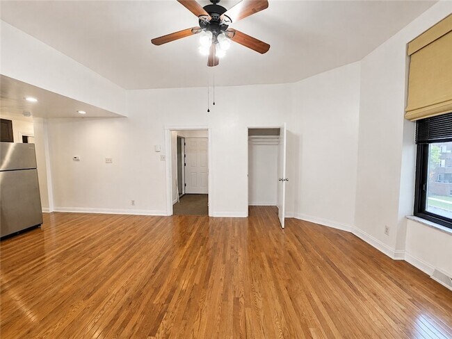 Building Photo - 735 N Highland Ave