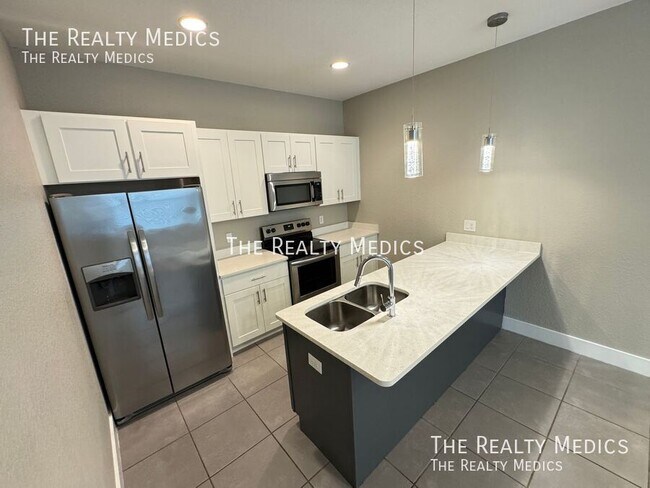Building Photo - 211 Bedford Dr