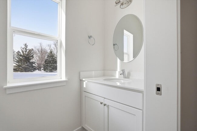 Building Photo - 330 Cattail Ct