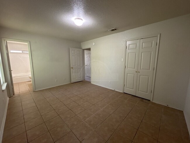 Building Photo - 207 Dale Earnhardt Dr