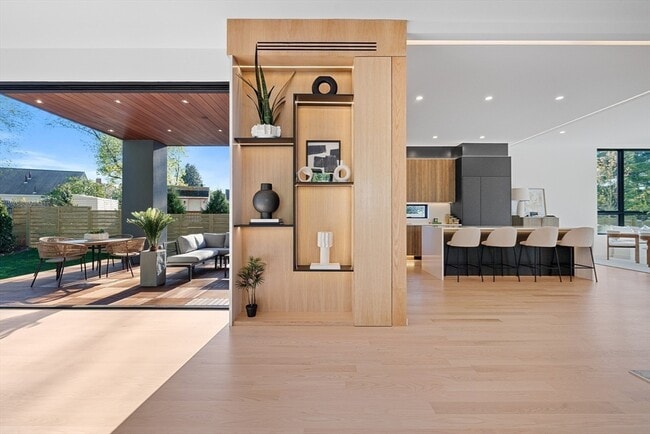 Building Photo - 90 Auburndale Ave