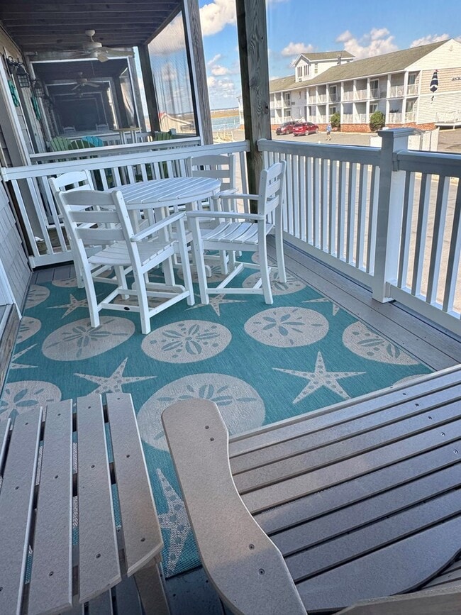 Building Photo - 6386 Waters Edge Dr