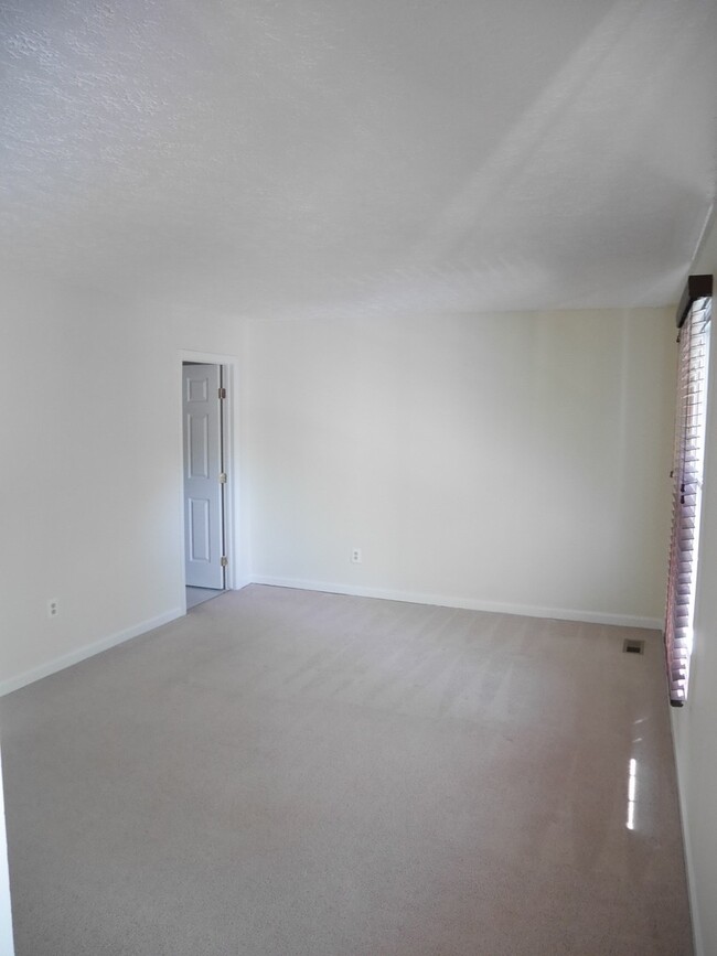 Building Photo - 3 Bedroom Townhouse- Owings Mills, MD