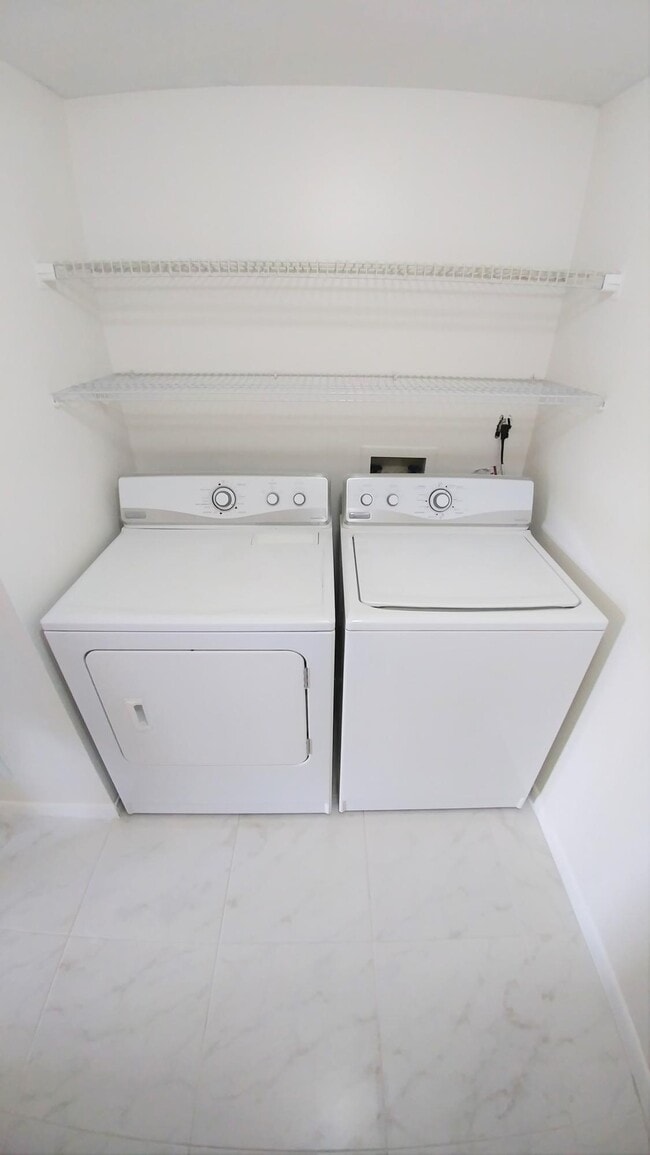 Building Photo - 1001 Green Pine Blvd