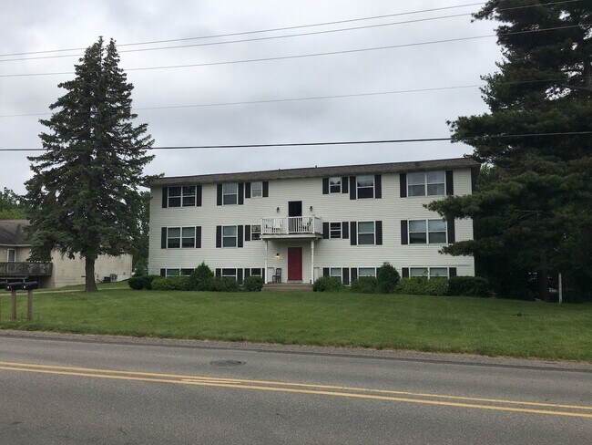 Building Photo - Amazing 2 Bed/1 Bath upstairs apartment in...