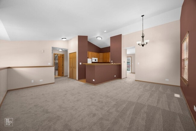 Building Photo - North Naperville Two Bedroom