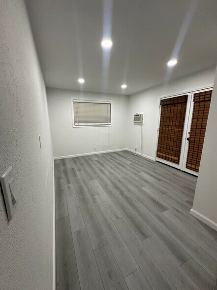 2nd bedroom - 6435 Camarilla Ave