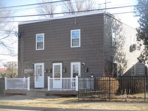 Building Photo - FIRST MONTH FREE! 1 Bedroom, 1 Bath Second-Floor Apartment for Rent, Pet Friendly.