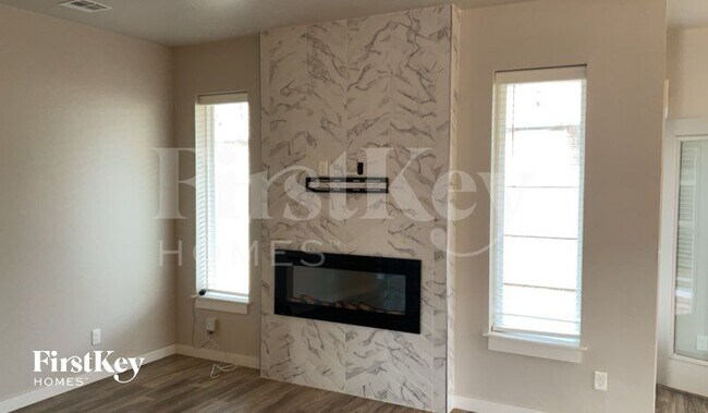 Building Photo - 609 NW 179th Cir