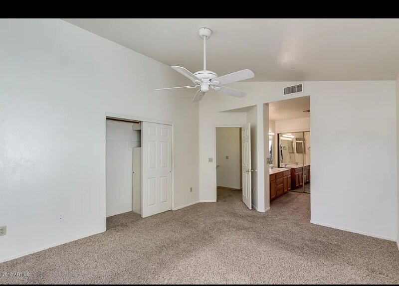 Building Photo - 1126 W Sandy Banks