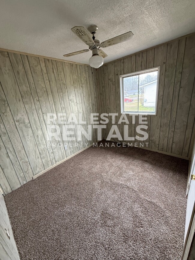 Building Photo - 303 Springdale Rd