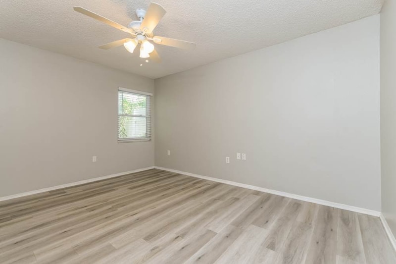 Building Photo - 648 Lake Dexter Cir