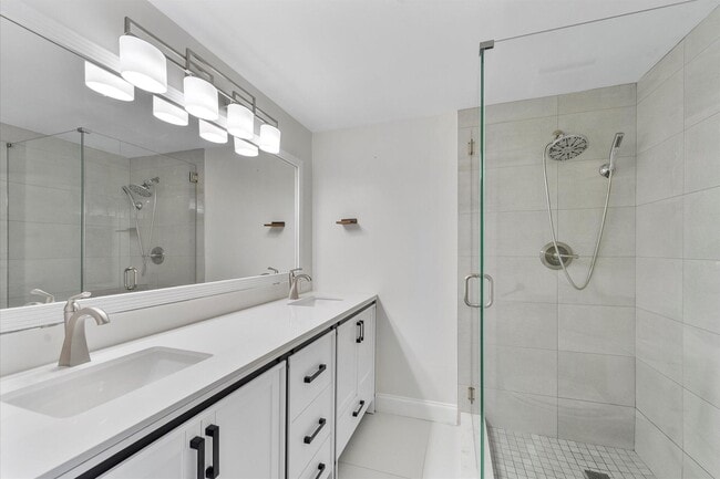 Building Photo - 557 Green Springs Pl