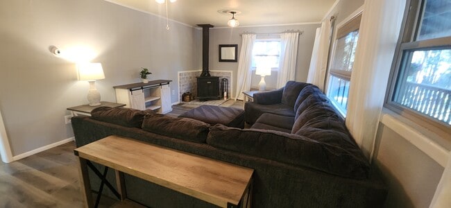 Building Photo - 403 Brady Canyon Rd