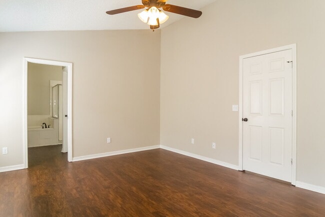 Building Photo - 4056 Forest Island Dr