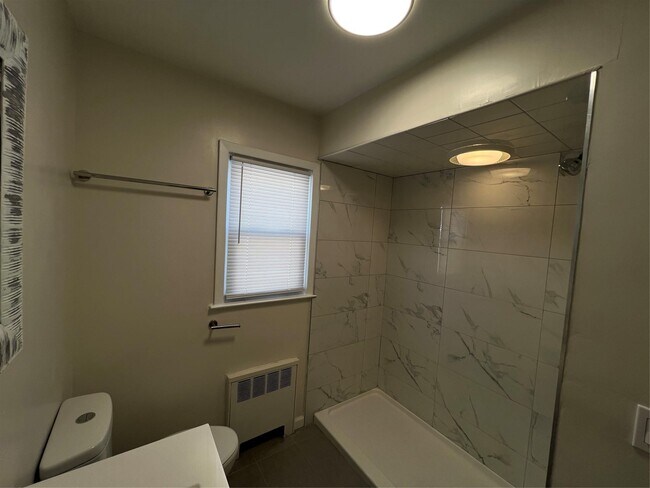Building Photo - 477 W Park Ave