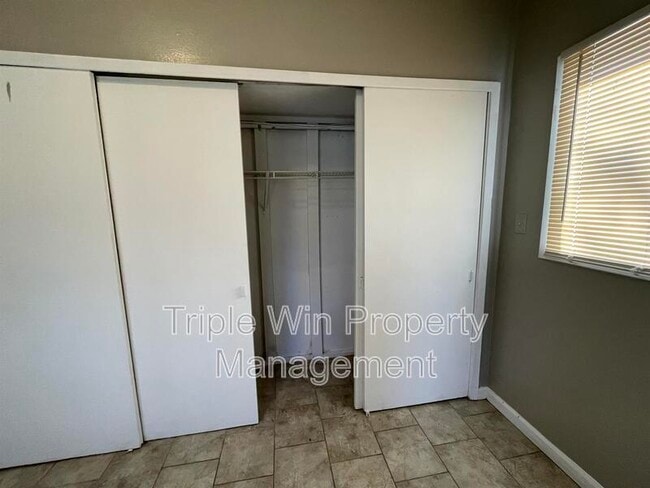 Building Photo - 410 Ridge Dr