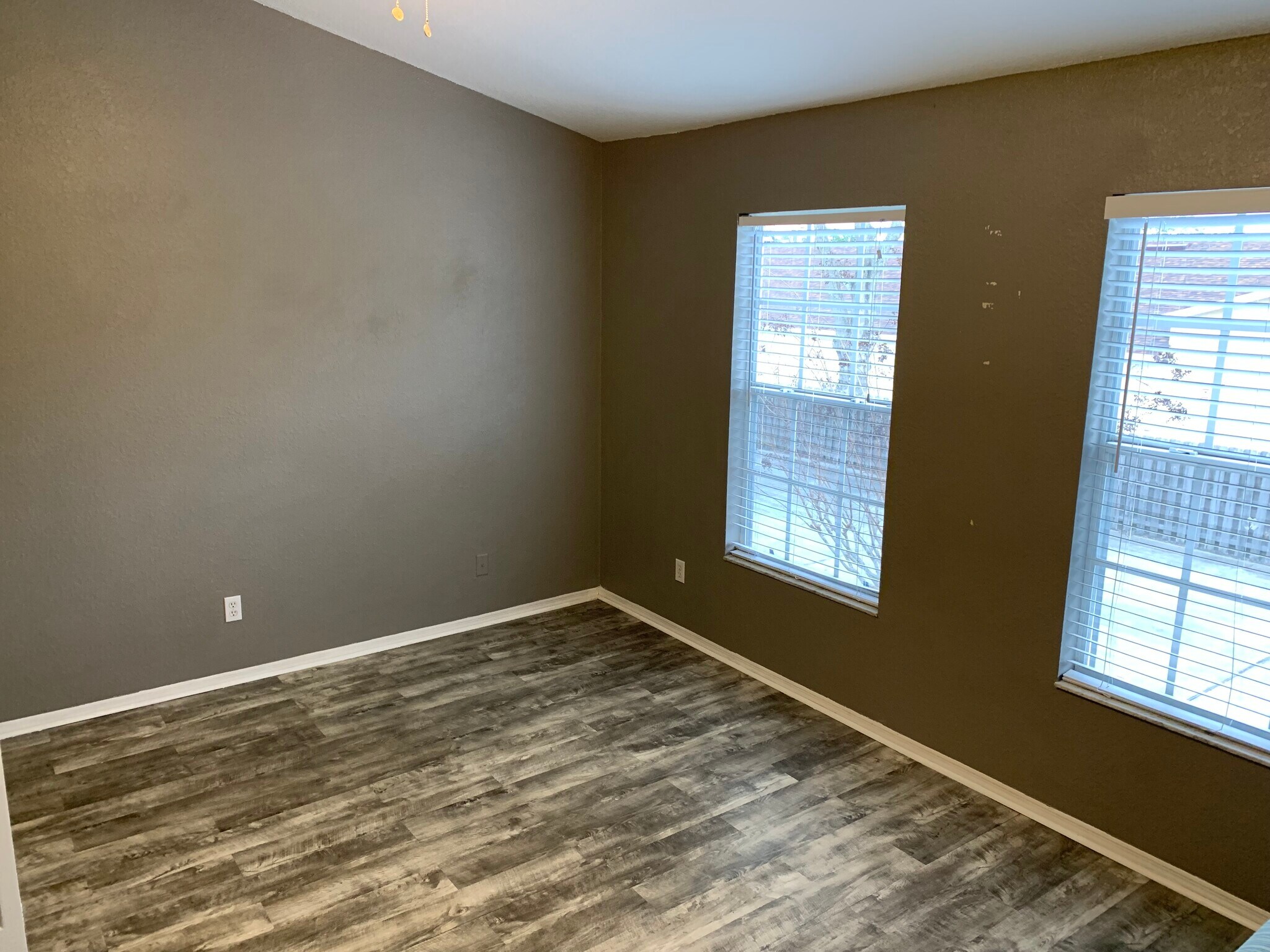 Building Photo - 634 Green Valley Rd