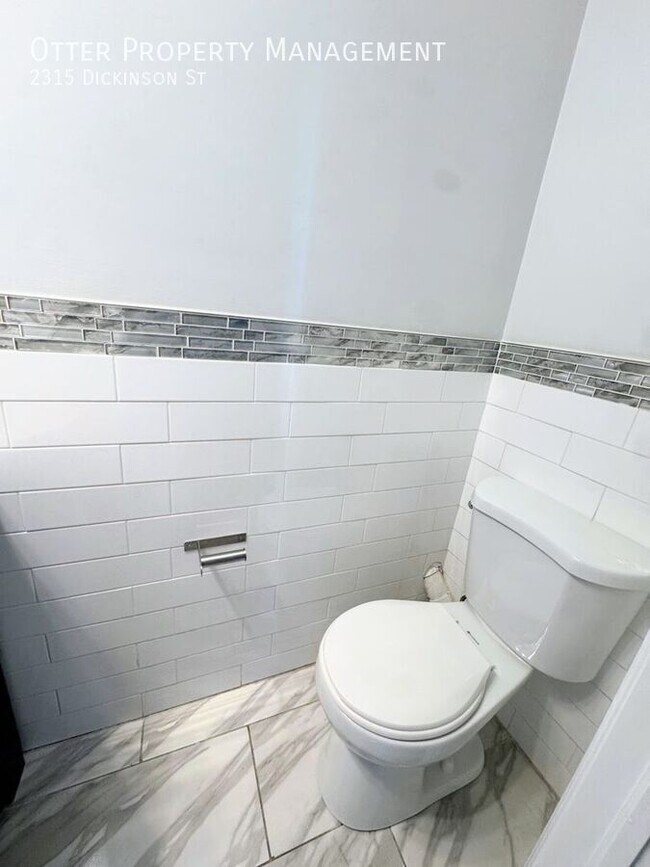 Building Photo - 2315 Dickinson St