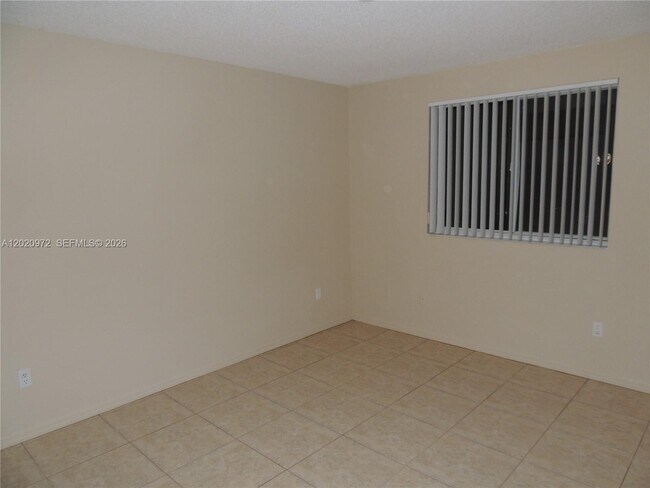 Building Photo - 2600 S University Dr