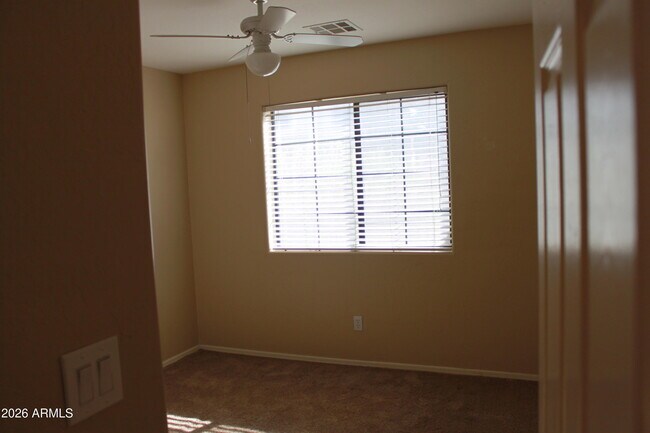Building Photo - 921 S Val Vista Dr