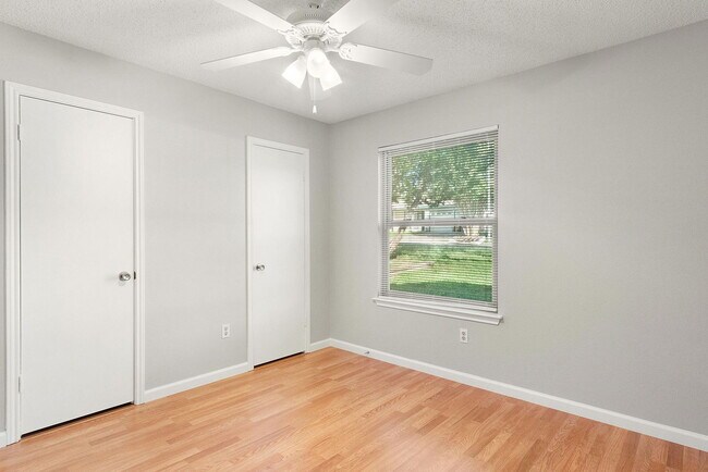 Building Photo - 11931 Rosethorn Dr