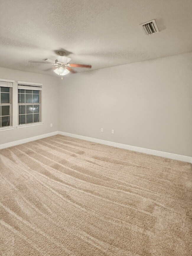 Building Photo - Navarre Lifestyle Living – Minutes to Beach & Base