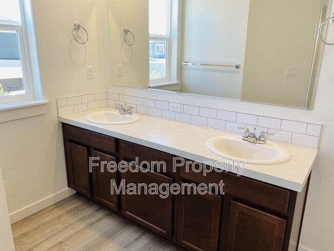 Building Photo - 5553 E Bollo St