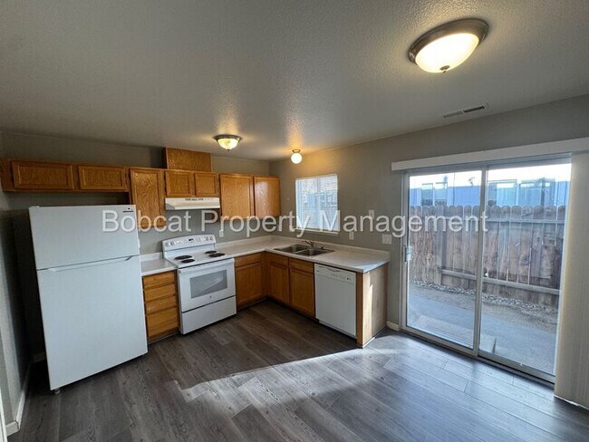 Building Photo - 3919 Pheasant Dr